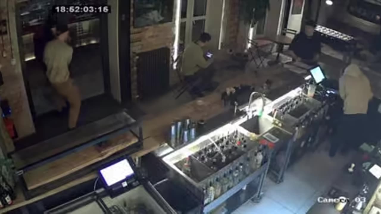 𝑳𝑶𝑳 𝑺𝒕𝒐𝒓𝒚 𝒄𝒂𝒖𝒈𝒉 𝒐𝒏 𝑪𝒂𝒎