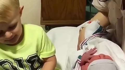 Big Brother’s Love ❤️👶 | Cutest Bond Ever 🥹✨#BrotherLove 👦❤️👶 #SiblingGoals 💕 #FamilyMoments 👨‍👩‍👦