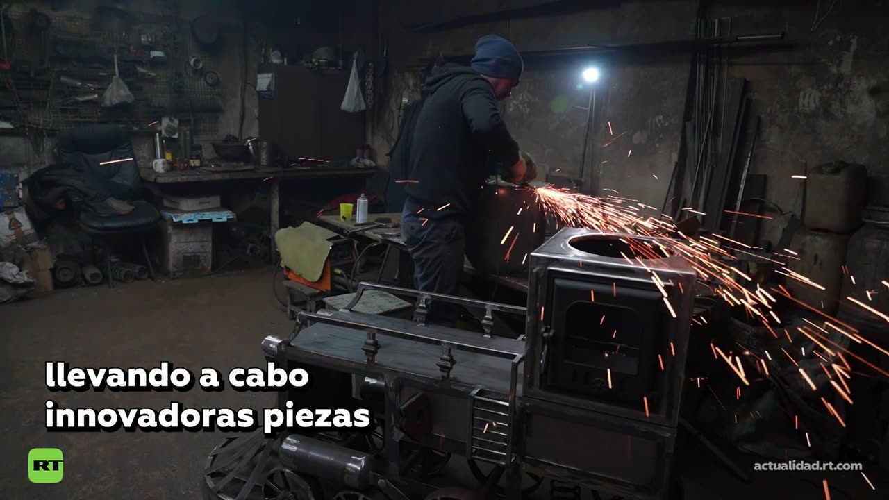 El arte del metal: un ruso transforma chatarra en obras funcionales