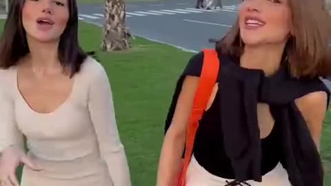 فتيات المستقبل حب قريباً