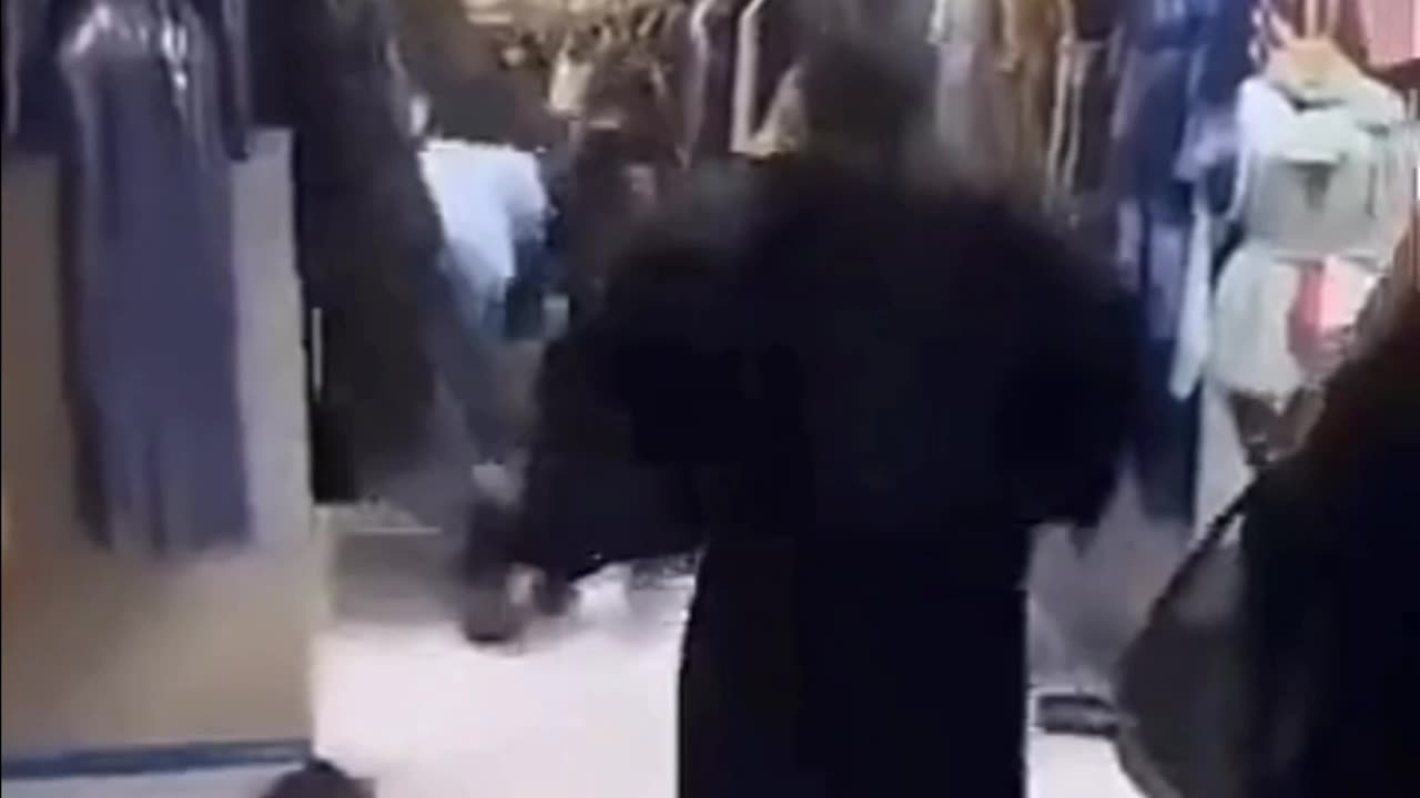 Intense Store Fight: Women Clash in Dramatic Confrontation!