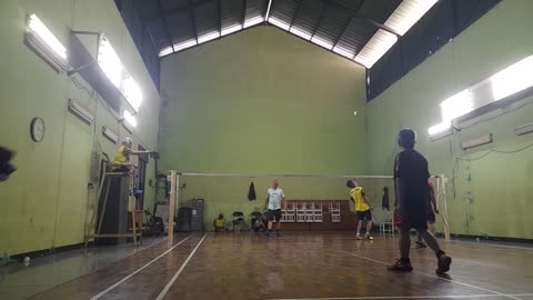 Grandma vs Grandpa Epic Badminton Showdown!
