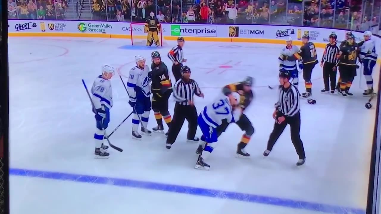 TBL #37 Yanni Gourde vs. VGK #21 Brett Howden 🤜🏻🤛🏻👊🏻