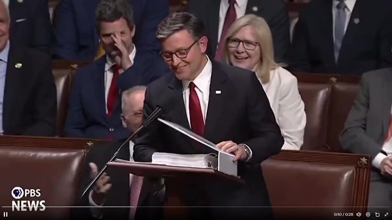 Diễn giả Johnson vừa chế giễu Hakeem Jeffries