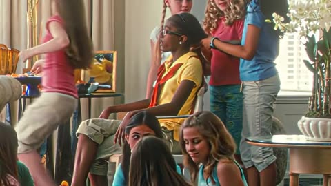 Remember Me（2010） This girl was bullied. Luckily she has a brother who protects her.#edit