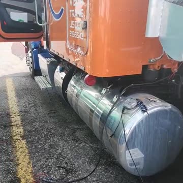 WHAT A PILE OF CRAP #ourtruckinglife #reallifetruckers #atruckerslife #truckdriver #mytruckinglife