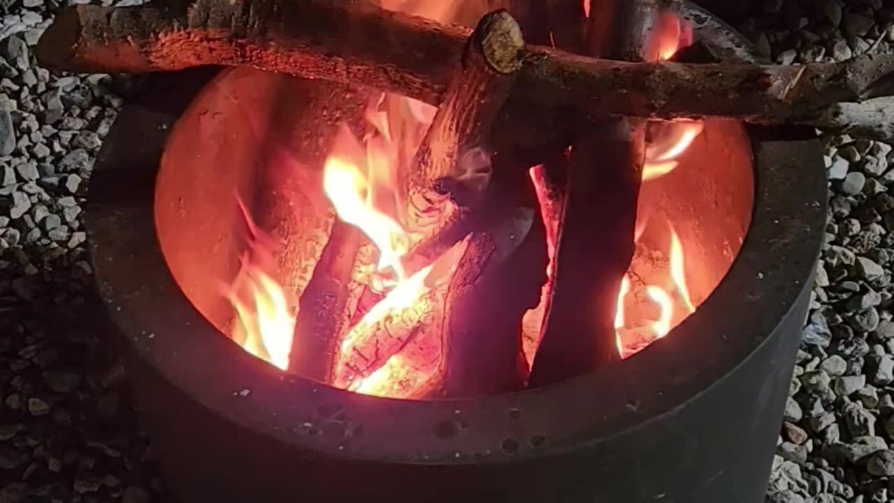 🔥 Cozy Firepit Ambience with Mellow Piano | 1 Hour Relaxing Fireplace Sounds