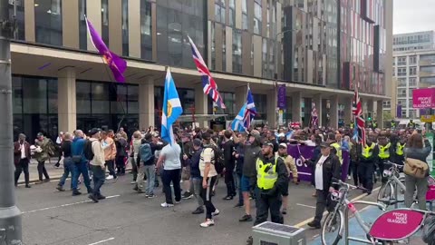During Trump's visit, Scottish people are showing out EN MASSE calling for