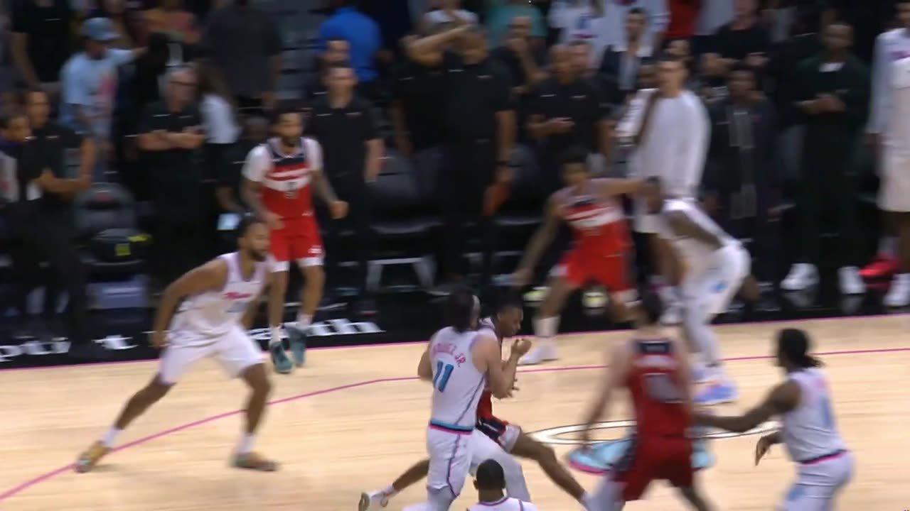 Bub Carrington CRAZY GAME WINNER BUZZER BEATER vs Heat has them stunned 😂