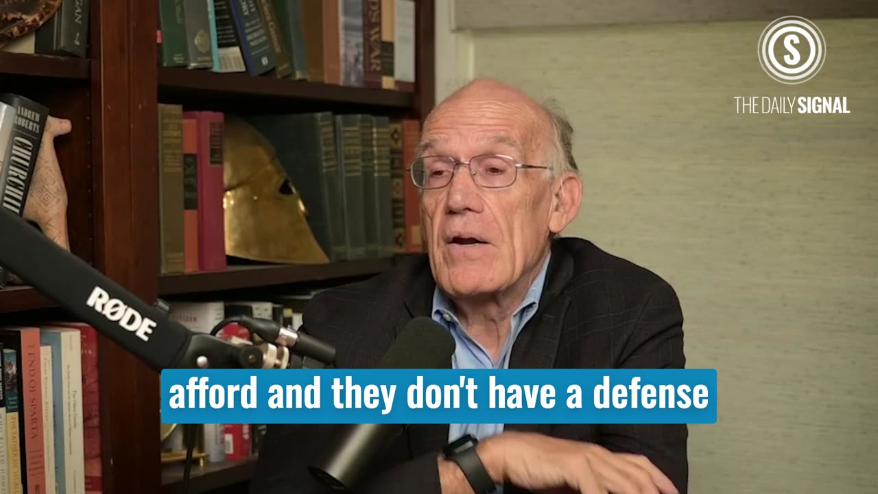 Victor Davis Hanson: Immigrants Should Assimilate, Not Change the Constitution