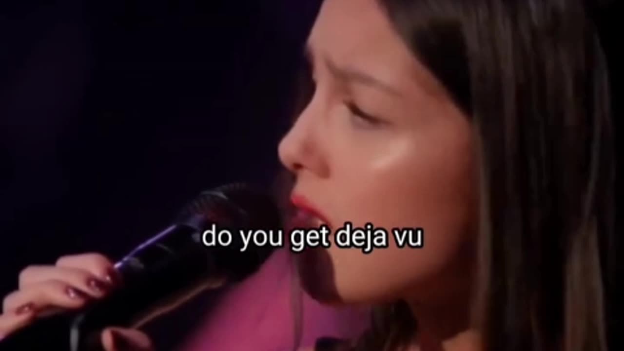 Deja vu-Olivia Rodrigo