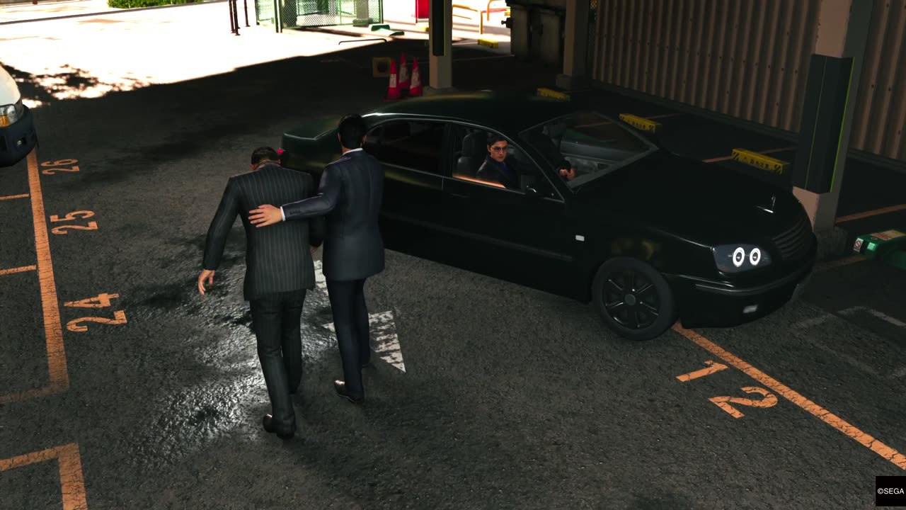 Like a Dragon Gaiden Fight Man in a Suit