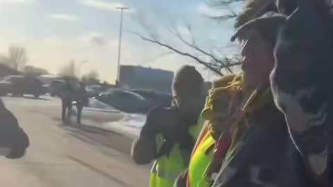 The Minnesota National Guard is handing out coffee and donuts to Anti-ICE protesters in Minneapolis