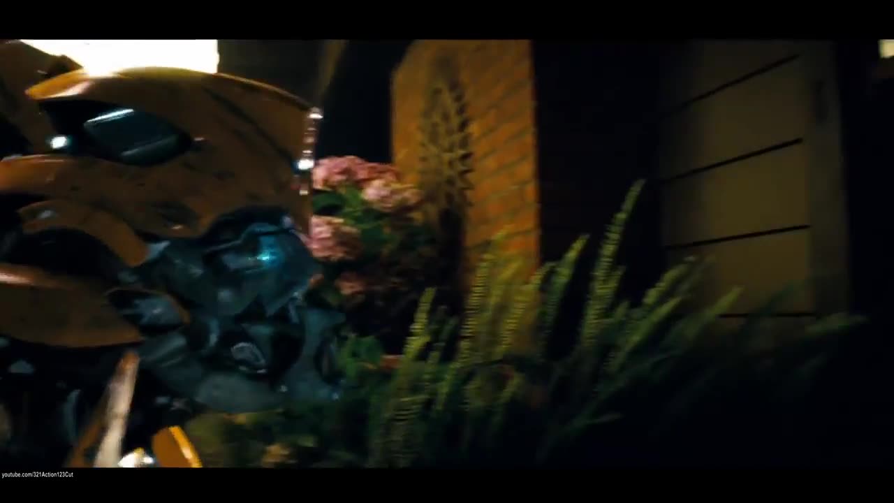 Sam Looking For The Glasses - Transformers-(2007) Movie Clip