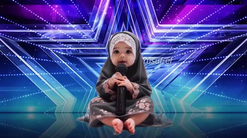 طفل صغير يقرأ سورة الملك من القرآن الكريم بصوت شجي أبكى الجمهور والحكام في فعالية Idol Junior