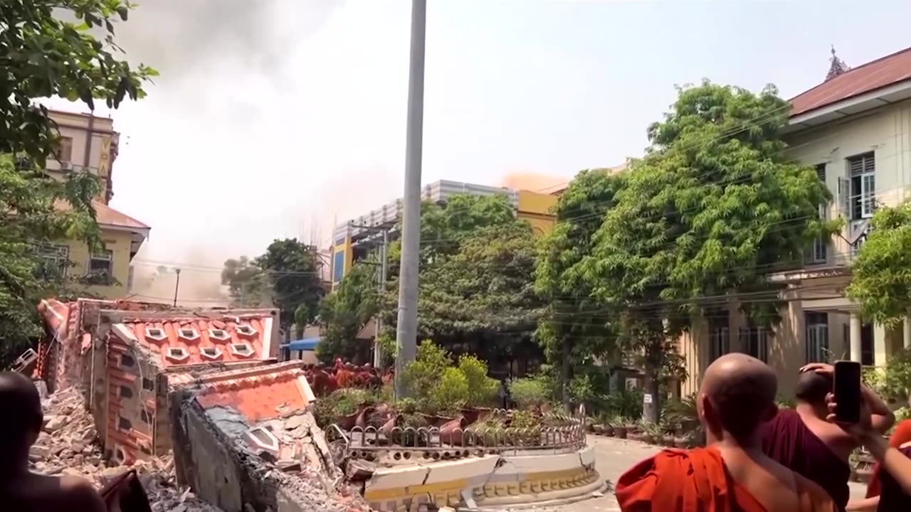 Building collapses in Myanmar after powerful quake