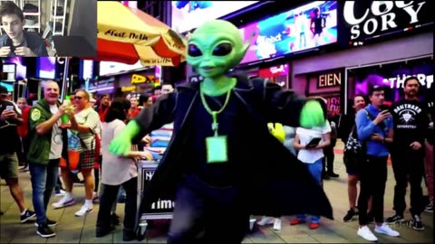 Outtake #3,073 Of The Alien Dancing Around Times Square, New York Fake Funny Parody Video