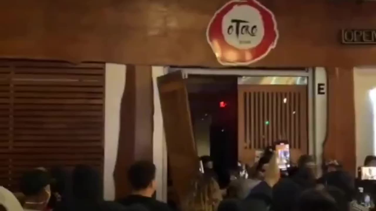 Diversity loots Japanese During Mexican Riot