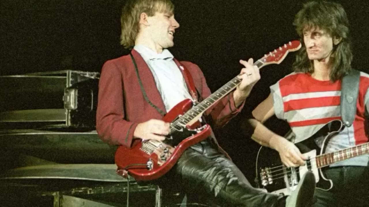 Happy Birthday to ALEX LIFESON