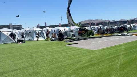 (396288318) Winds Pick Up At Vegas Music Festival - XL1