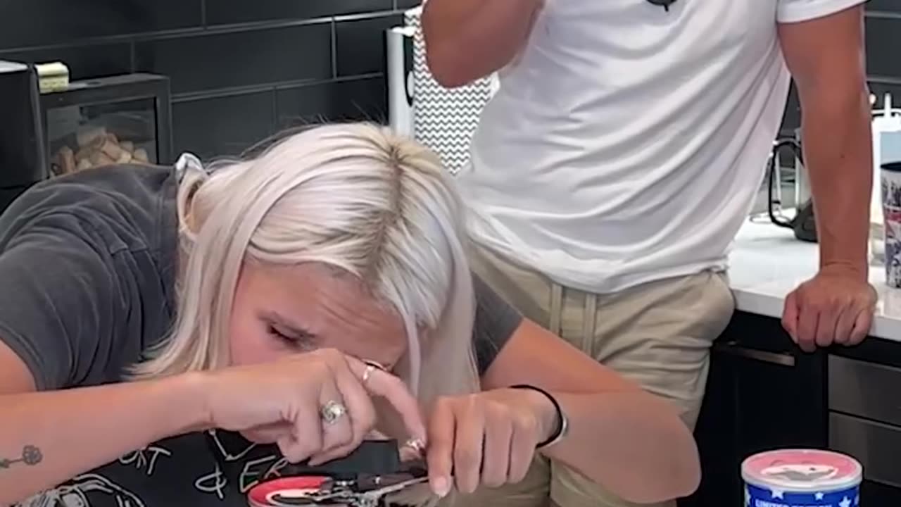 I cant.️ #blonde #pringles #fyp #reels #funny.hd