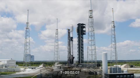 Falcon 9 launches 28 Starlink satellites into orbit from Florida
