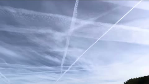 Katie Hopkins on cloud formations - This is not normal 😱 #chemtrails