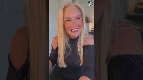 Helie Jane 💋 Natural Older Women Over 50 Mature Model 🍑 Bio & Fashion Tips