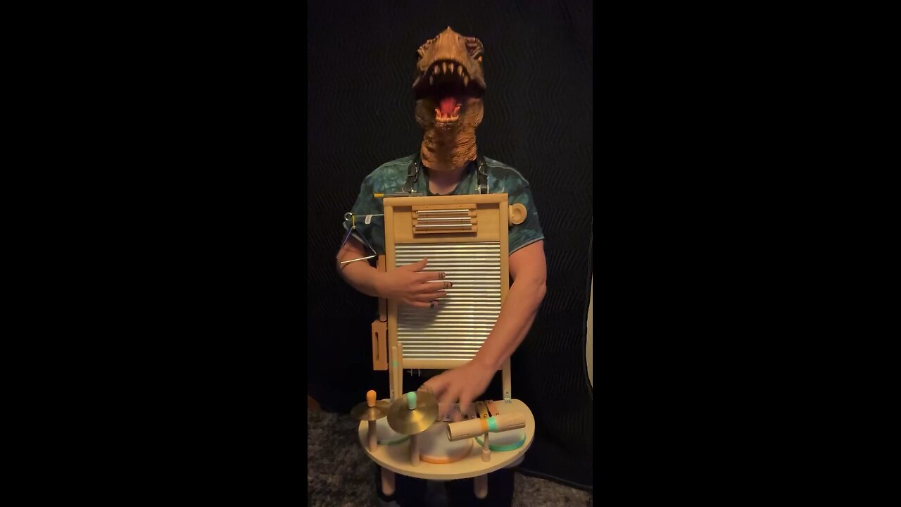 Raptor rapping on the board