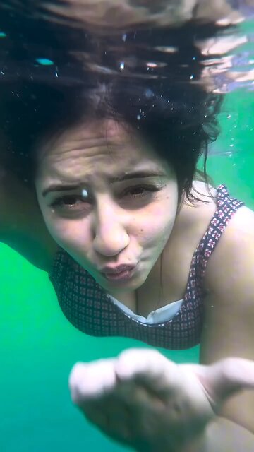 uff Guys Swimming🏊 kro ge