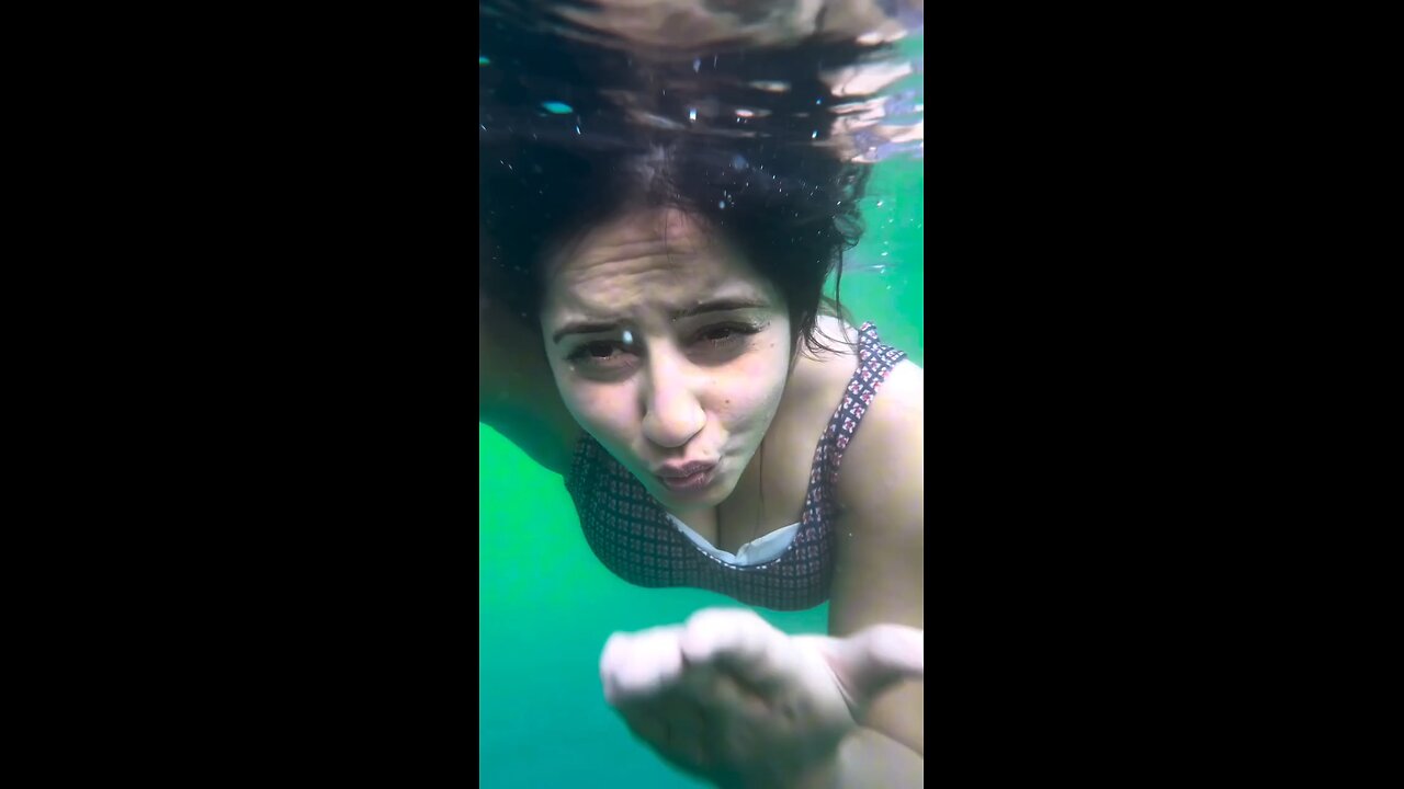 uff Guys Swimming🏊 kro ge