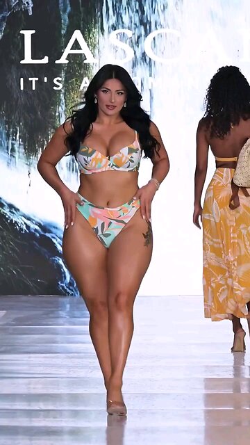 I LOVE HER , SHE THICK. MY GOODNESS