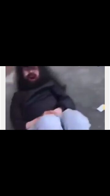 ⚠️Ireland - Muslim immigrant pedophile gets his head kicked in and his balled smashed