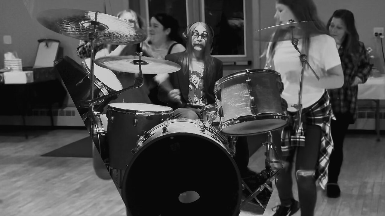 Hello, I Must Be Going/Horray For Captain Spaulding from (Animal Crackers) Groucho Marx (drum cover)