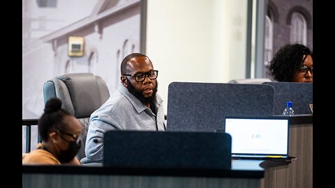 Flint Councilman Leon El-Alamin Returns to Seat Despite Felony Assault Charges, Residency Questions
