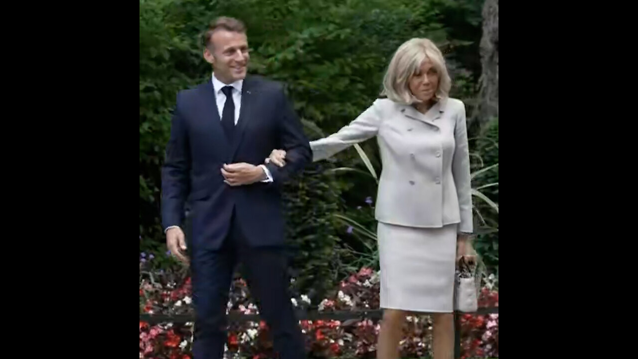Tensión entre Macron y su esposa en visita a Downing Street