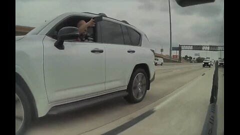 CRAZY LEFTIST MAN PULLS WEAPON🛣️🚙🔫🧟‍♂️📸ON TESLA CYBERTRUCK DRIVER🛣️🚙💫