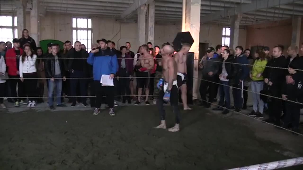 Strangled HOUSING FIGHTER WITHOUT RULES
