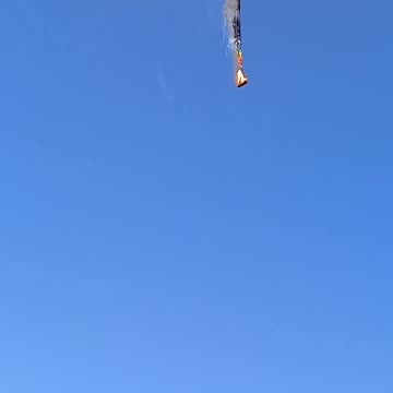 Video: globo aerostático se incendia en el aire y cae