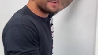 Alex Pereira learning English and gets confused trying to spell 'fight'