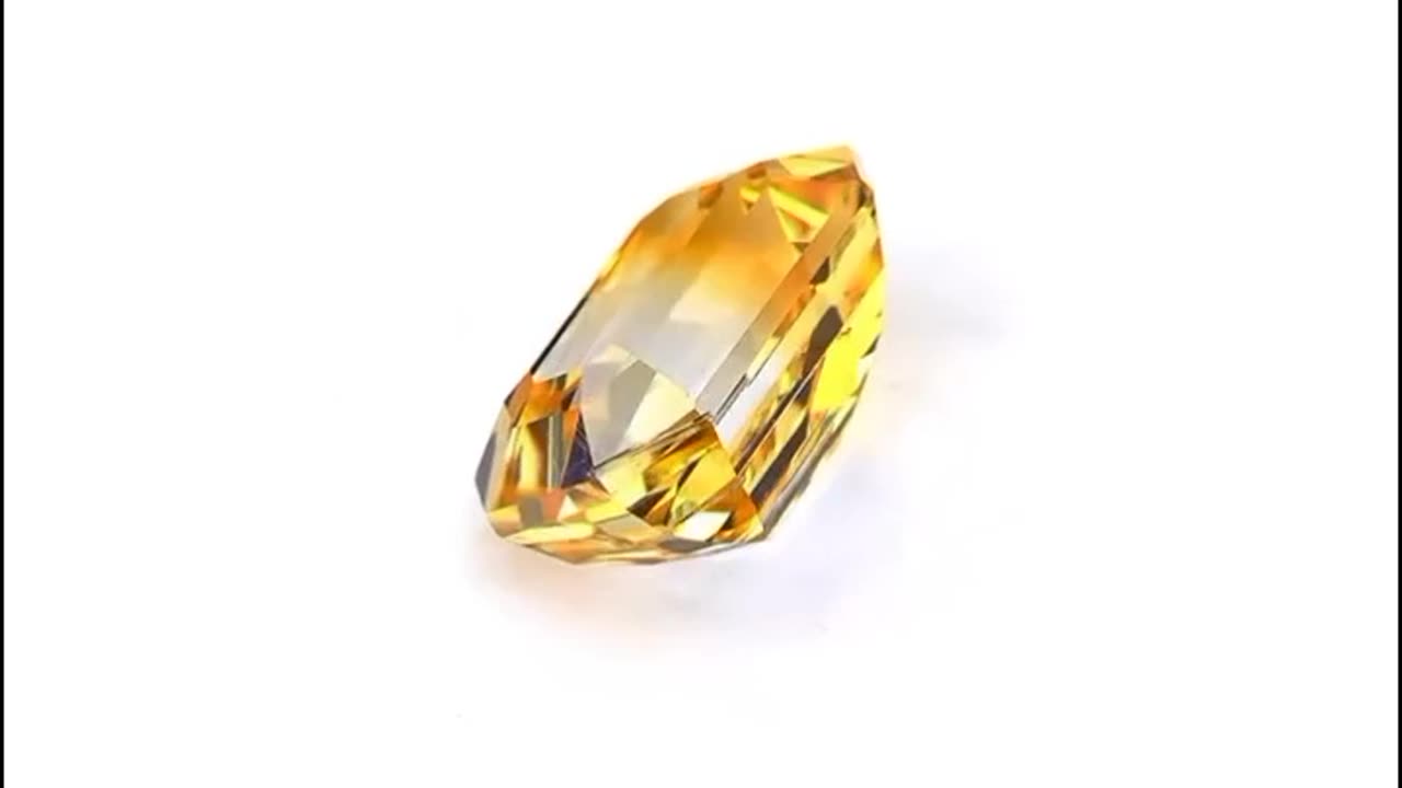 Beautiful bi colour sapphire.