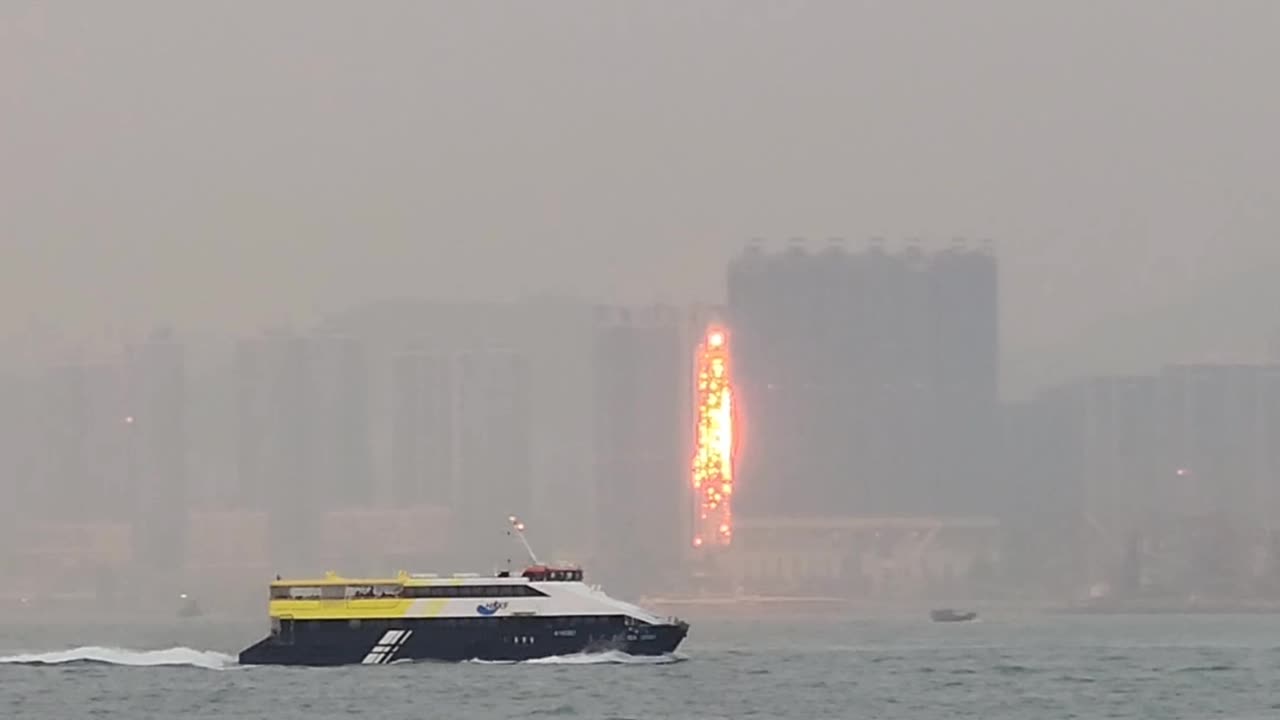 Is the building on fire? 大樓著火了嗎?