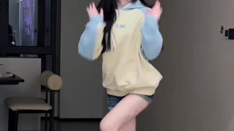 Airy Creamy Attire Bewitching Street Dance | Daily Beauty EP 1415