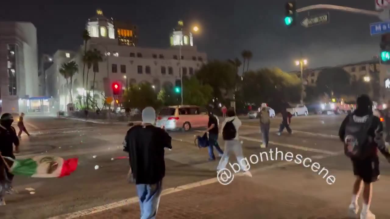 Chaotic scene at Main &amp; Alameda in Los Angeles