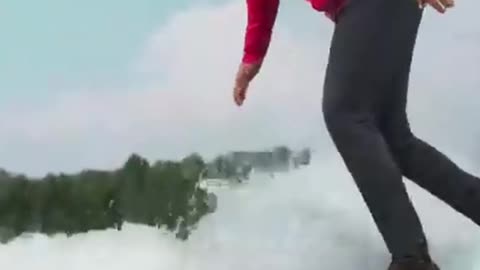 Bobby-Ai-Waterskating