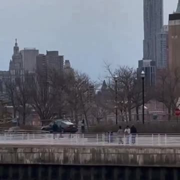 Helicopters Crash over the Hudson River
