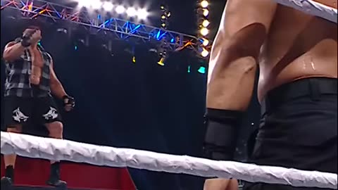 Such an effortless catch by Roman Reigns #Short