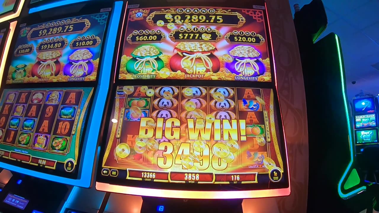Fu Dai Lian Lian Panda Slot Machine Play Bonuses Free Games!