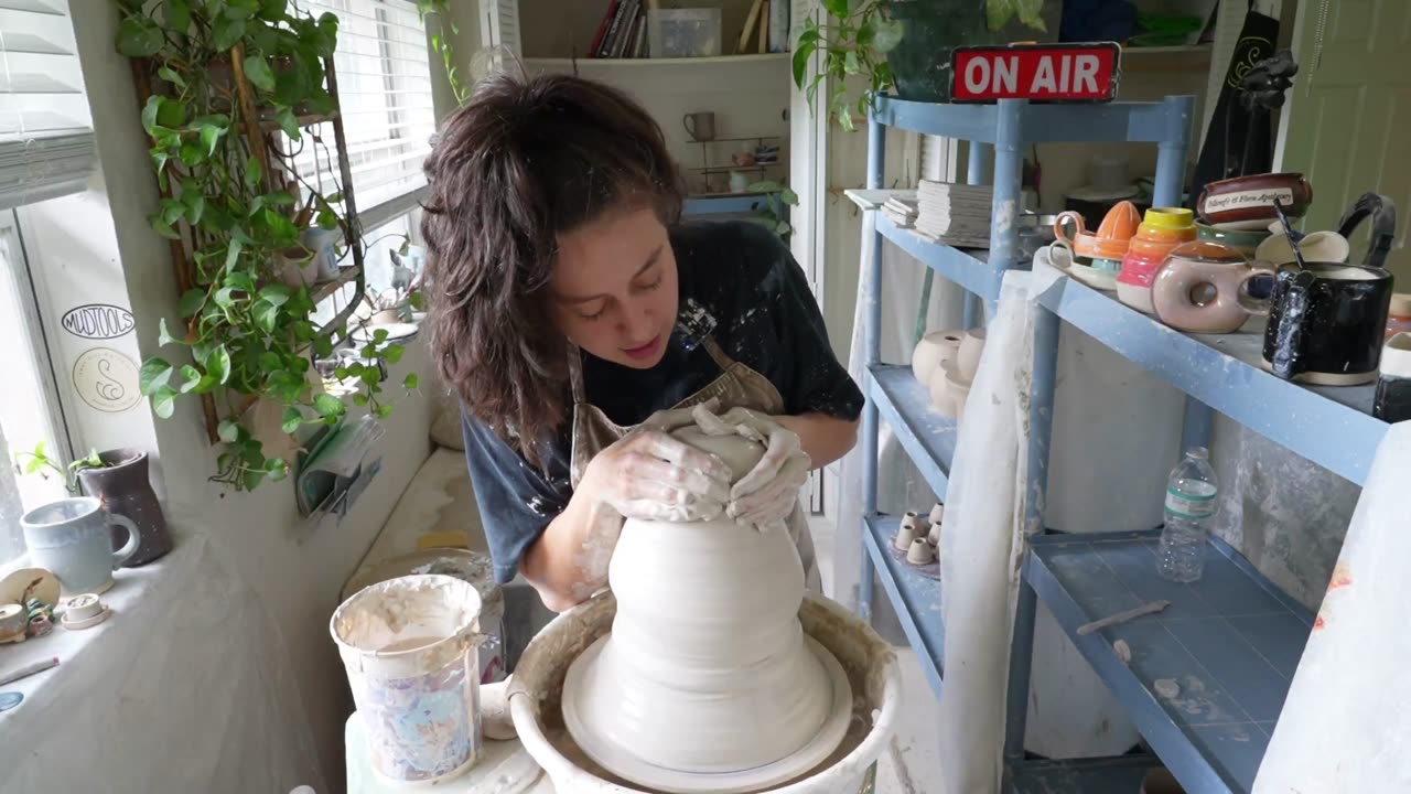 Throwing a 30lb Pot! New Personal Record