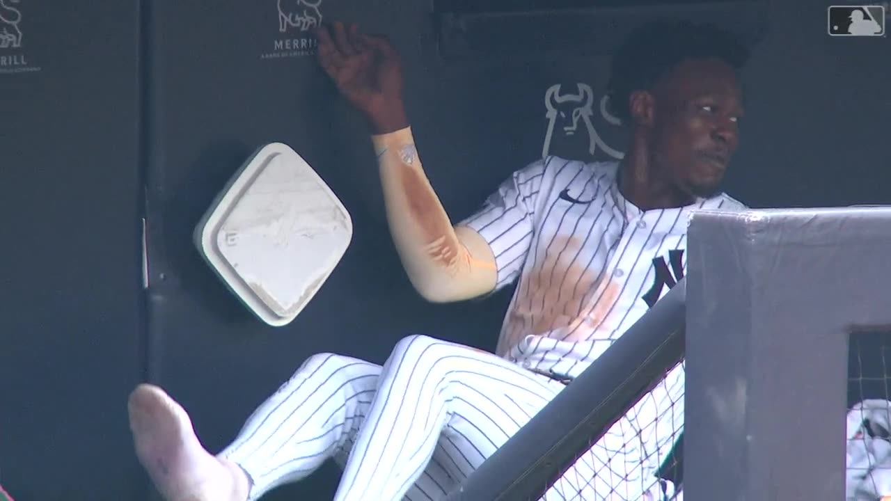 ¡Jazz Chisholm anotó sin zapatos!